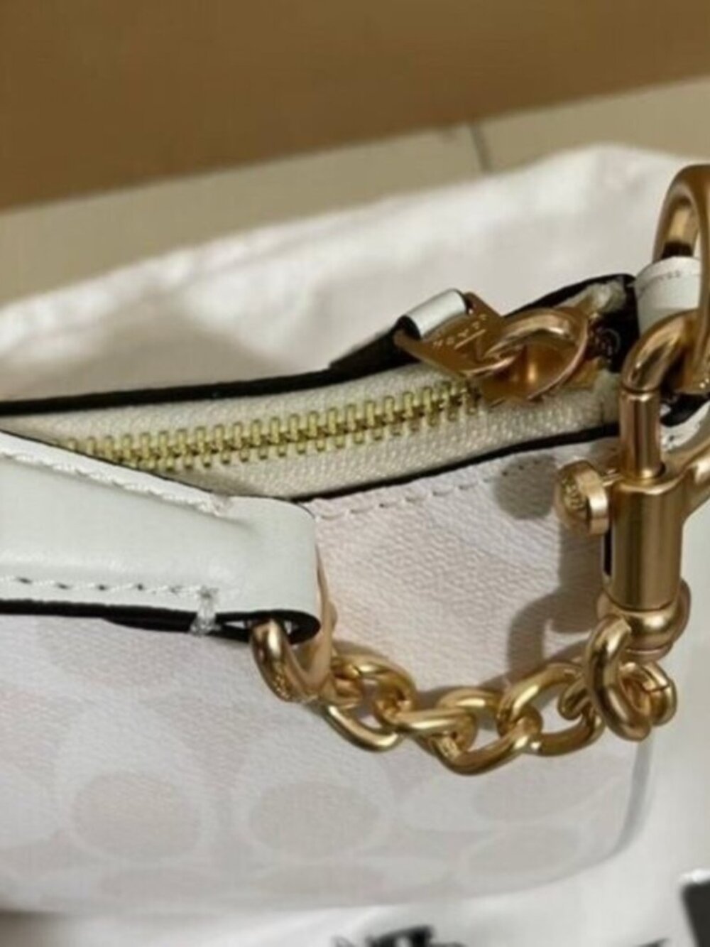 Coach Teri Shoulder Bag In Signature Canvas - Picture 4 of 7